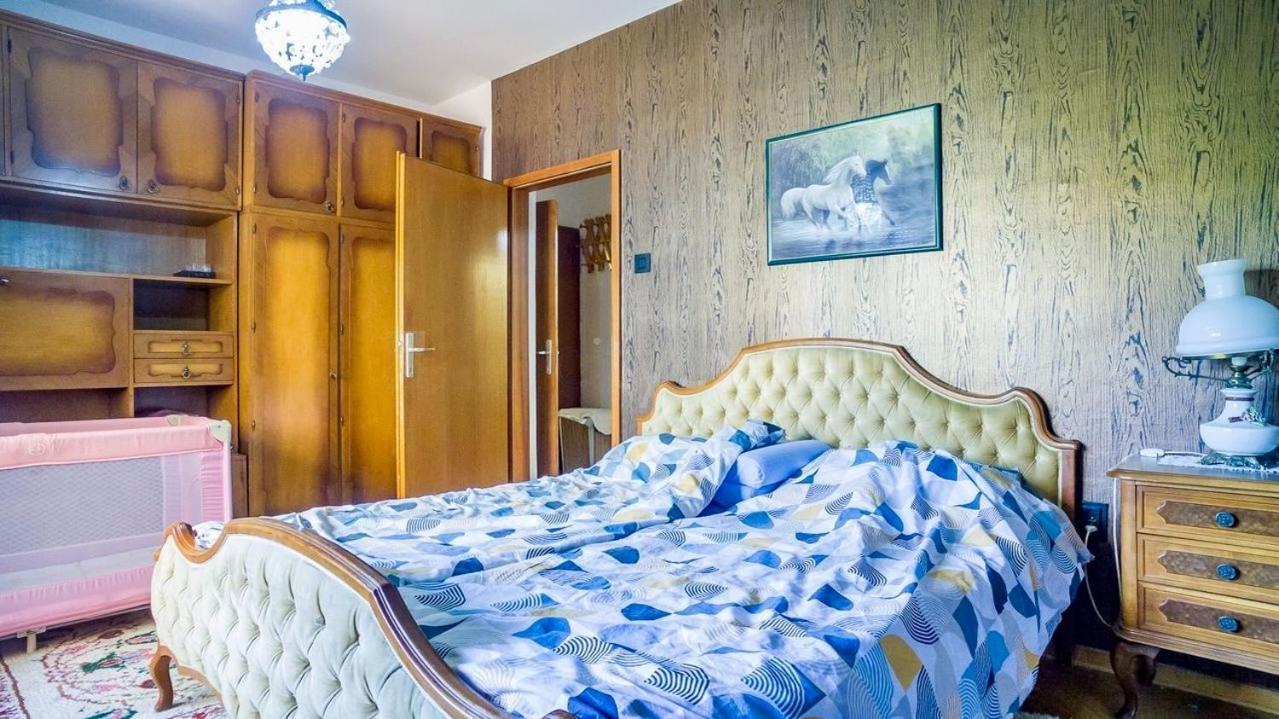 100 M2 Apartment In The Diplomatic Area Belgrade Exterior photo